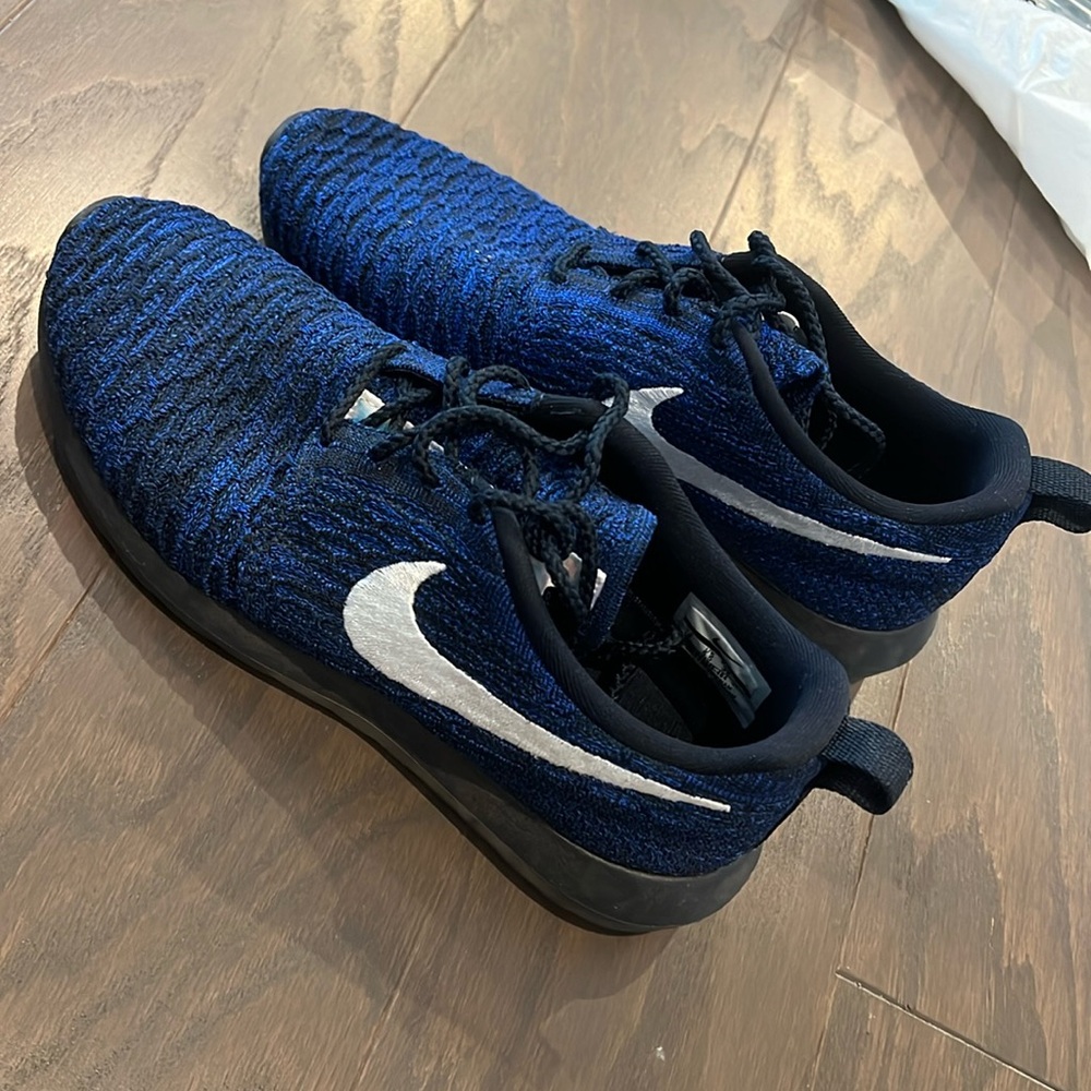 Nike gym shoes